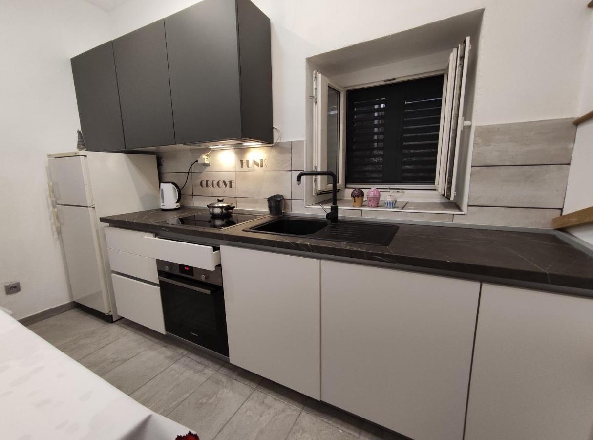 Apartment Tona Шибеник Экстерьер фото